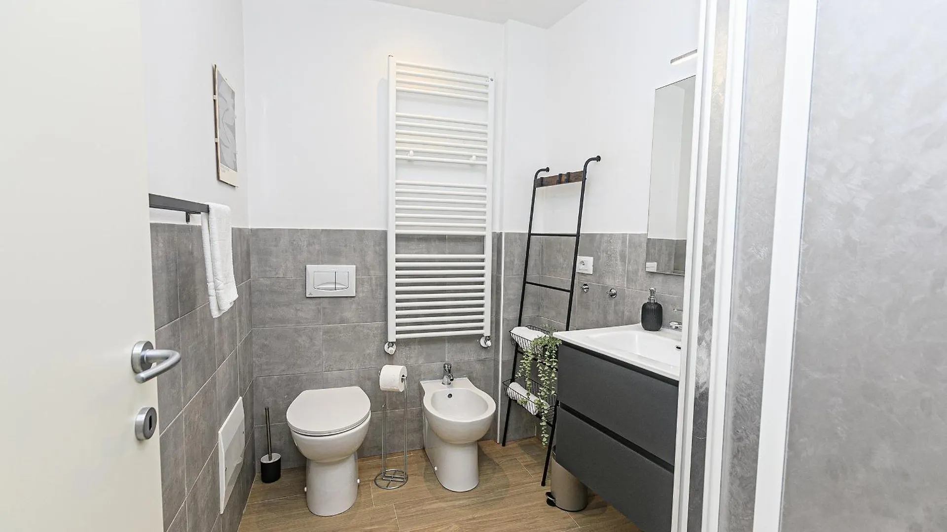 Real Italian Estate - Genoa Memories Apartment Italy