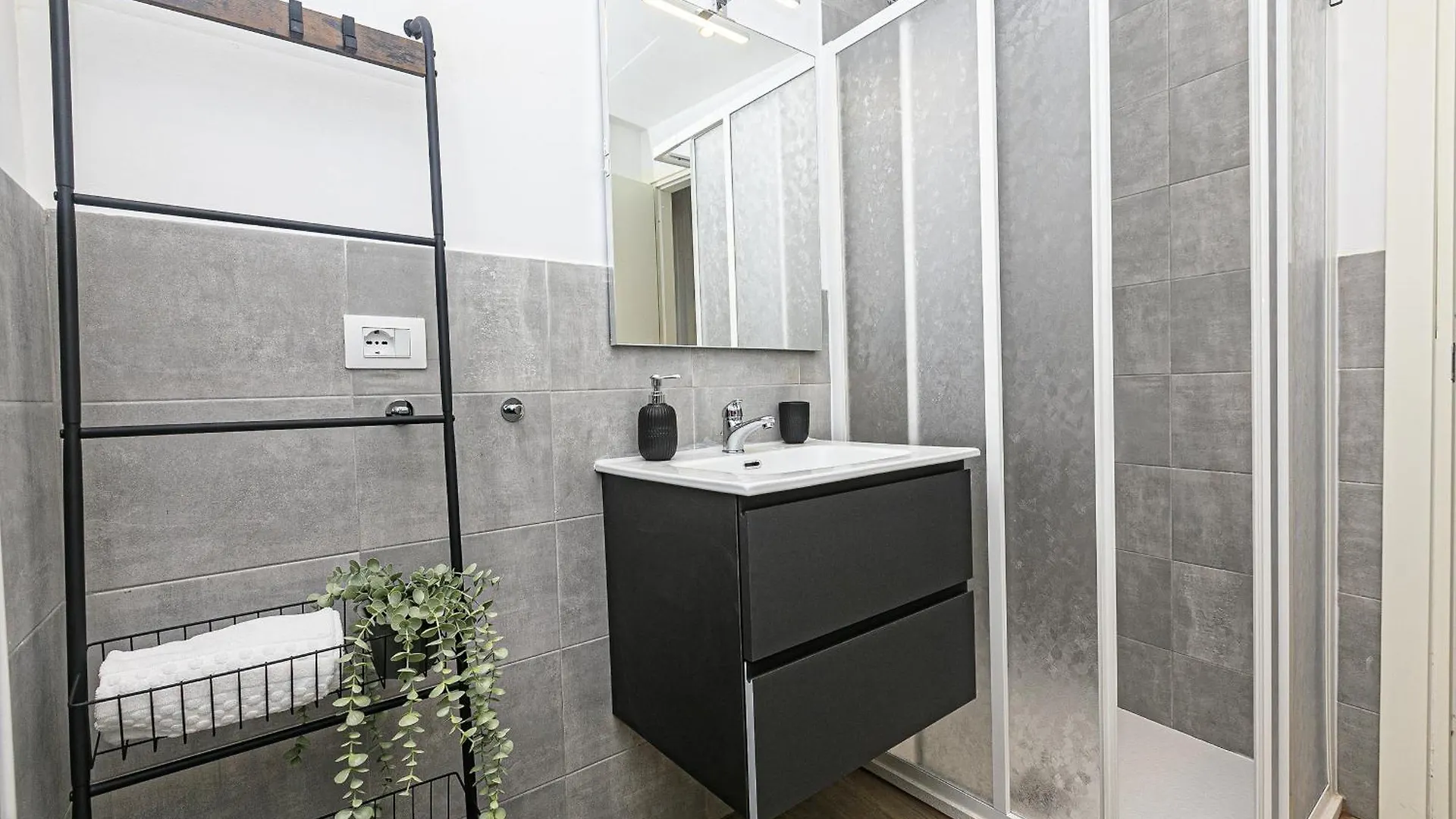 Real Italian Estate - Genoa Memories Apartment
